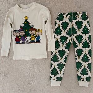 Hanna Andersson Peanuts Xmas PJs size 100 / 4